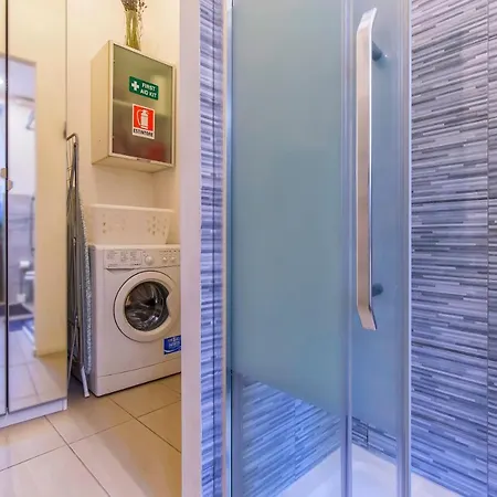 & Comfy Flat In The Beating Heart Of Appartement