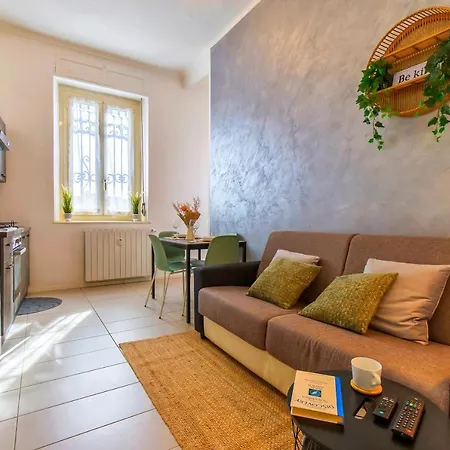 & Comfy Flat In The Beating Heart Of *